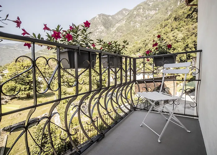 Casa Pasini-foresteria Couette-café Piuro
