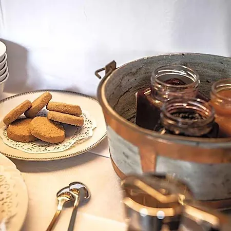 Casa Pasini-foresteria Bed and Breakfast